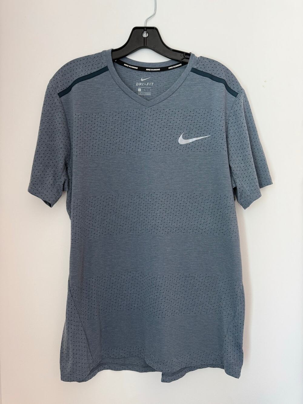 Nike Men’s L Dri Fit Microperforated Gray Swoosh Logo Breathable Gym Shirt EUC